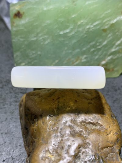 精美高玉化海洋玉髓手工俏色巧雕白石老人虾意境牌子一个！ 精美高玉化海洋玉髓手工俏色巧雕白石老人虾意境牌子一个！