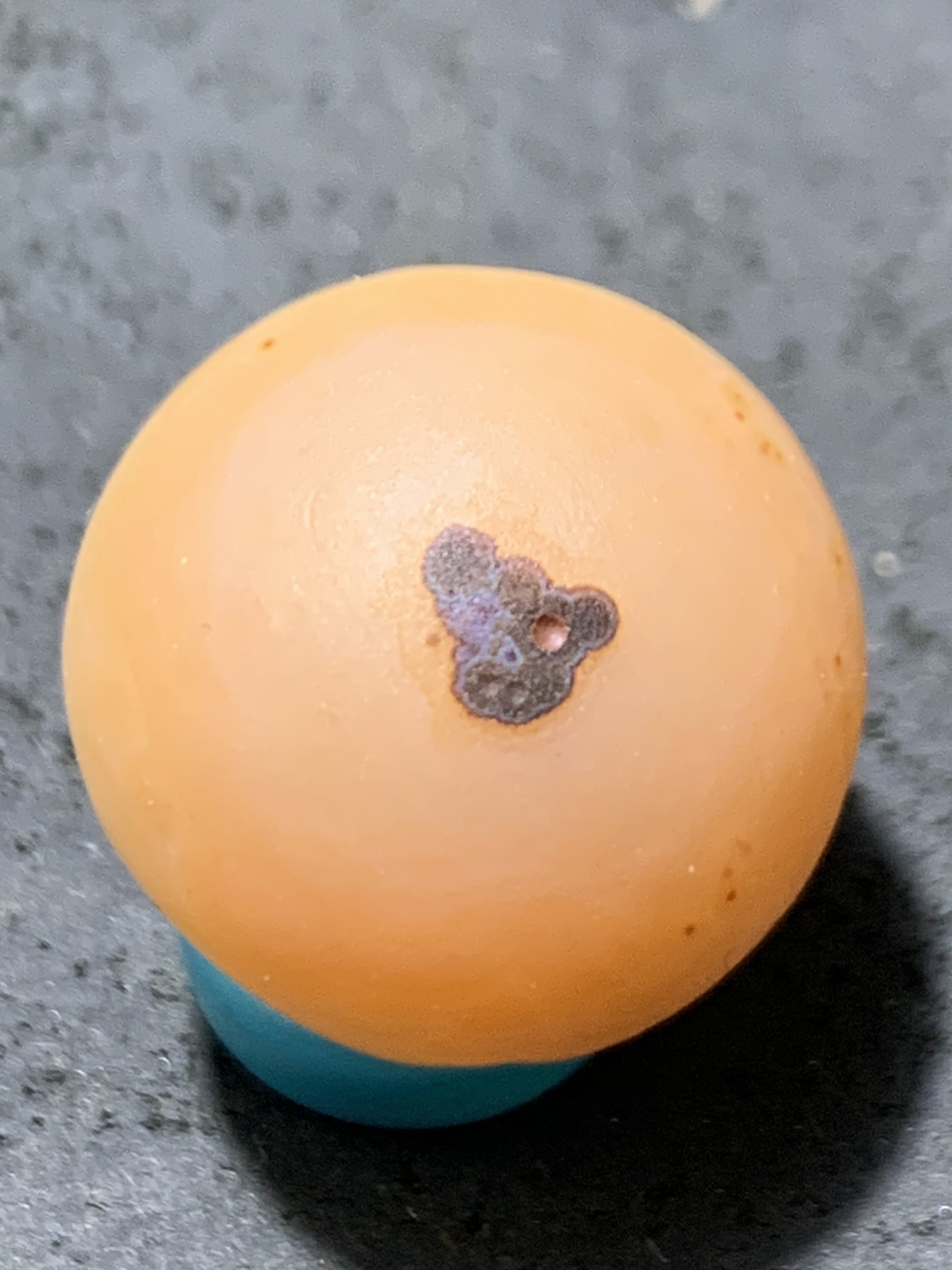 精美高玉化亚光原皮海洋玉髓手工俏色巧雕小鸡随形圆珠一个！