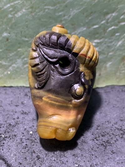 精美亚光战国红玛瑙手工俏色巧雕领头羊元宝一体佛头三通一个 精美亚光战国红玛瑙手工俏色巧雕领头羊元宝一体佛头三通一个