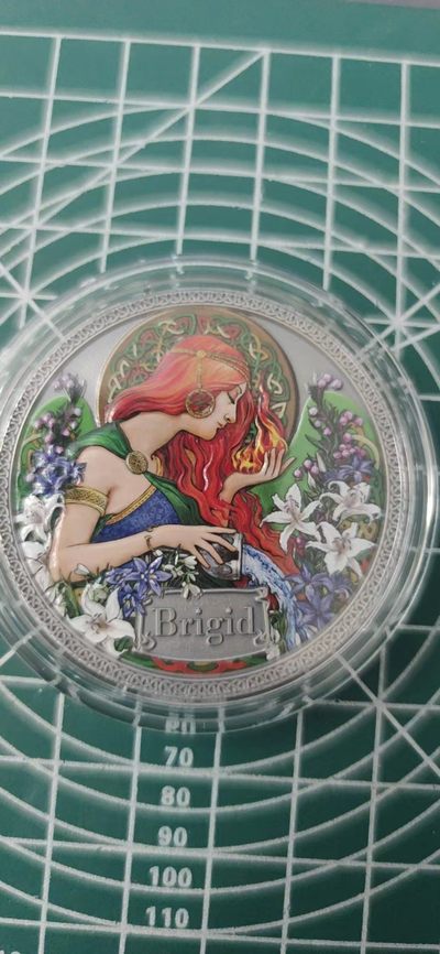 燕姐换藏第75拍 加纳2021年红发健康女神卜莉漪娣仿古彩色银币