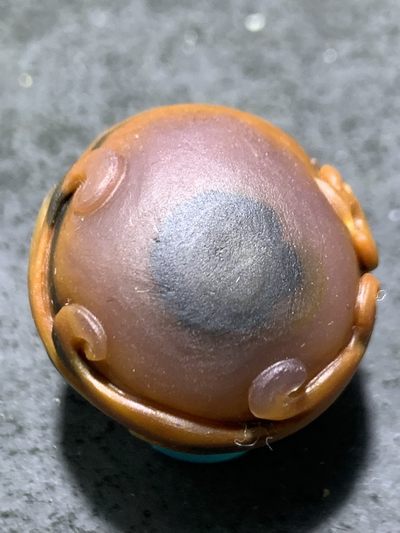 精美亚光高玉化巴西玛瑙手工俏色巧雕仿古龙随形圆珠一个！ 精美亚光高玉化巴西玛瑙手工俏色巧雕仿古龙随形圆珠一个！