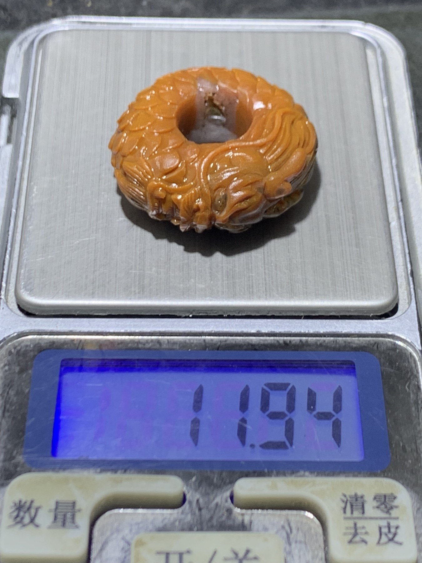 精美冰飘亚光高玉化战国红玛瑙手工雕刻龙扣一个！