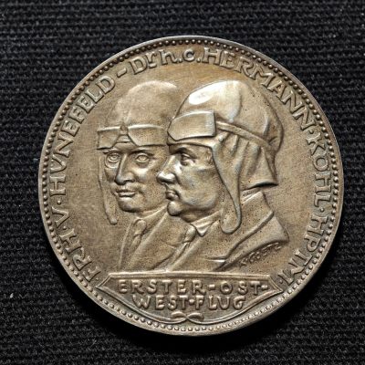【德藏】世界币章拍卖第54期（全场顺丰包邮） - 1928年 德国不莱梅号第一次欧洲美洲飞行纪念银章 卡尔歌茨作品 直径约：36mm， 重约：20g