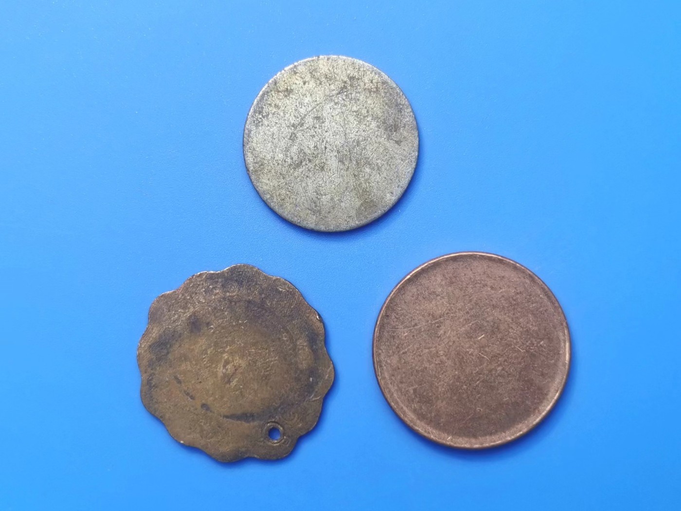 【易洋钱喜】第十三场 外国硬币专场 0元起拍 满百包邮 无字币胚3枚