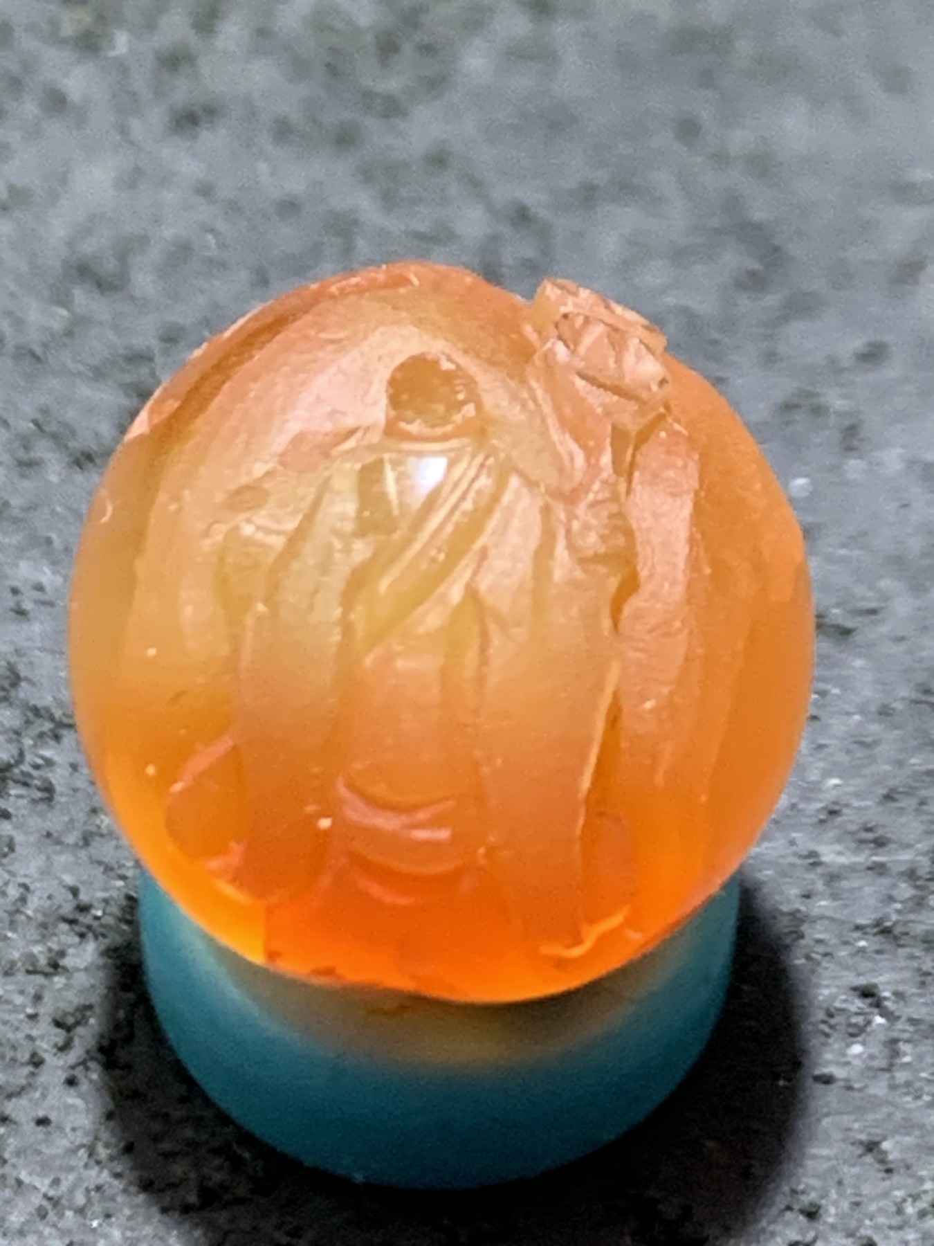 精美亚光原皮高玉化巴西玛瑙手工俏色巧雕一心向佛圆珠一个！