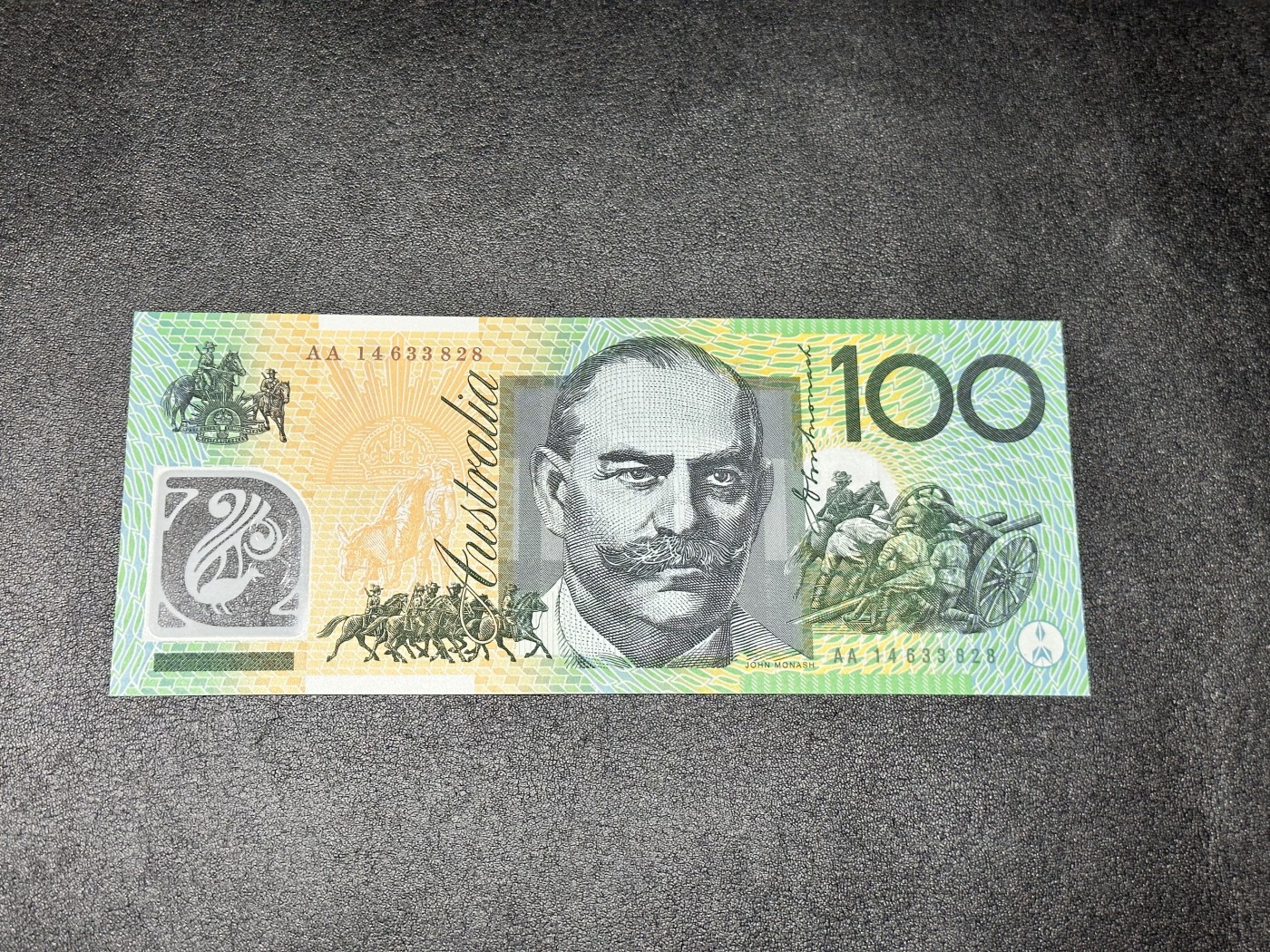 《外钞收藏家》第三百二十九期 2014年澳大利亚100元 首发AA冠靓号尾8