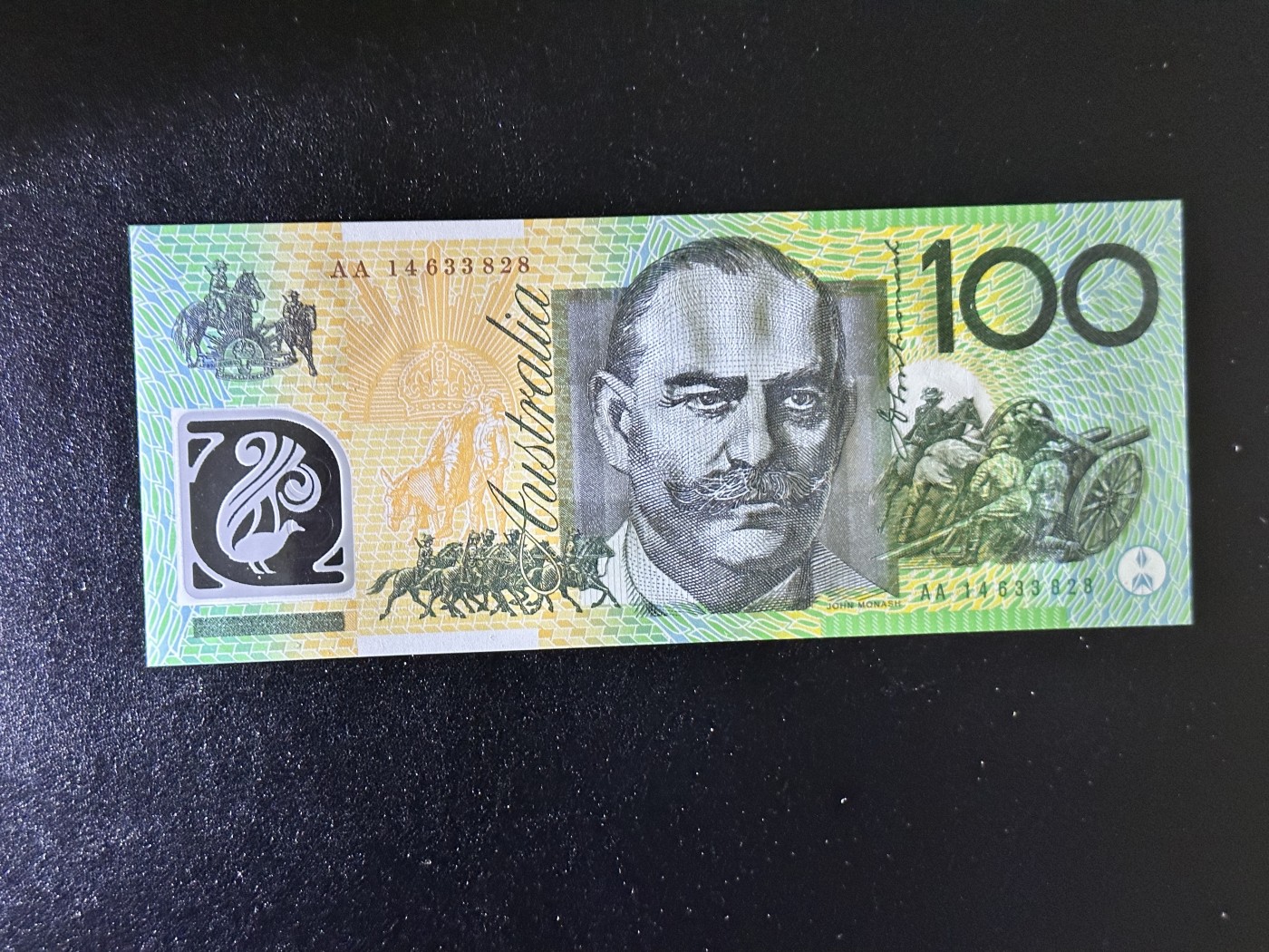 《外钞收藏家》第三百二十九期 2014年澳大利亚100元 首发AA冠靓号尾8