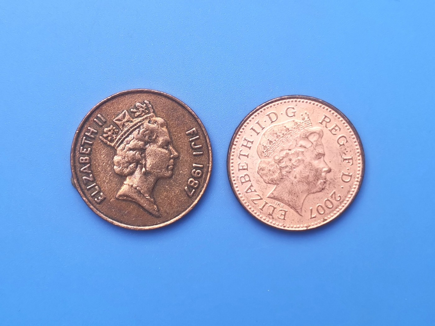 【易洋钱喜】第十三场 外国硬币专场 0元起拍 满百包邮 不同国家女王硬币两枚