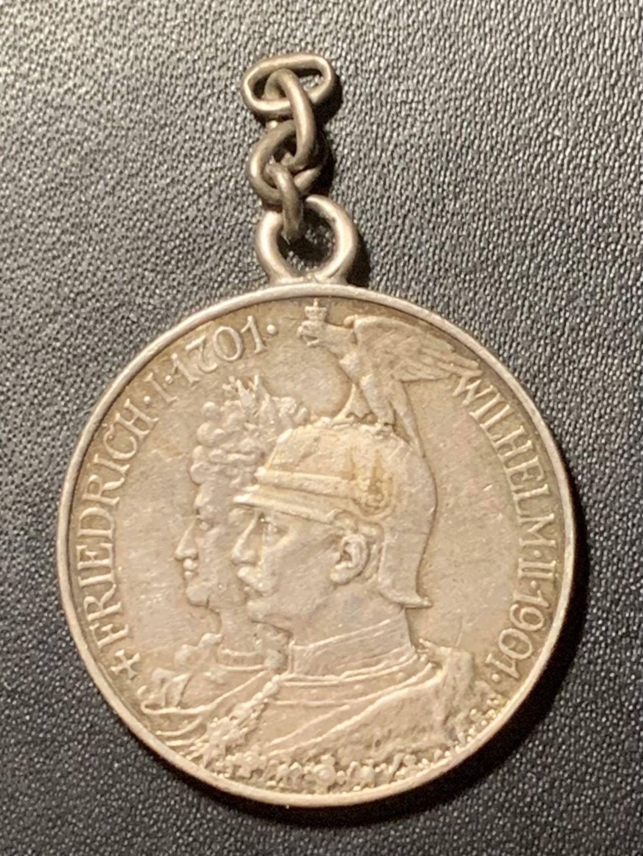 紫瑗钱币——第324期拍卖 德国 普鲁士 1901年 建国200周年 2马克 银币 吊坠