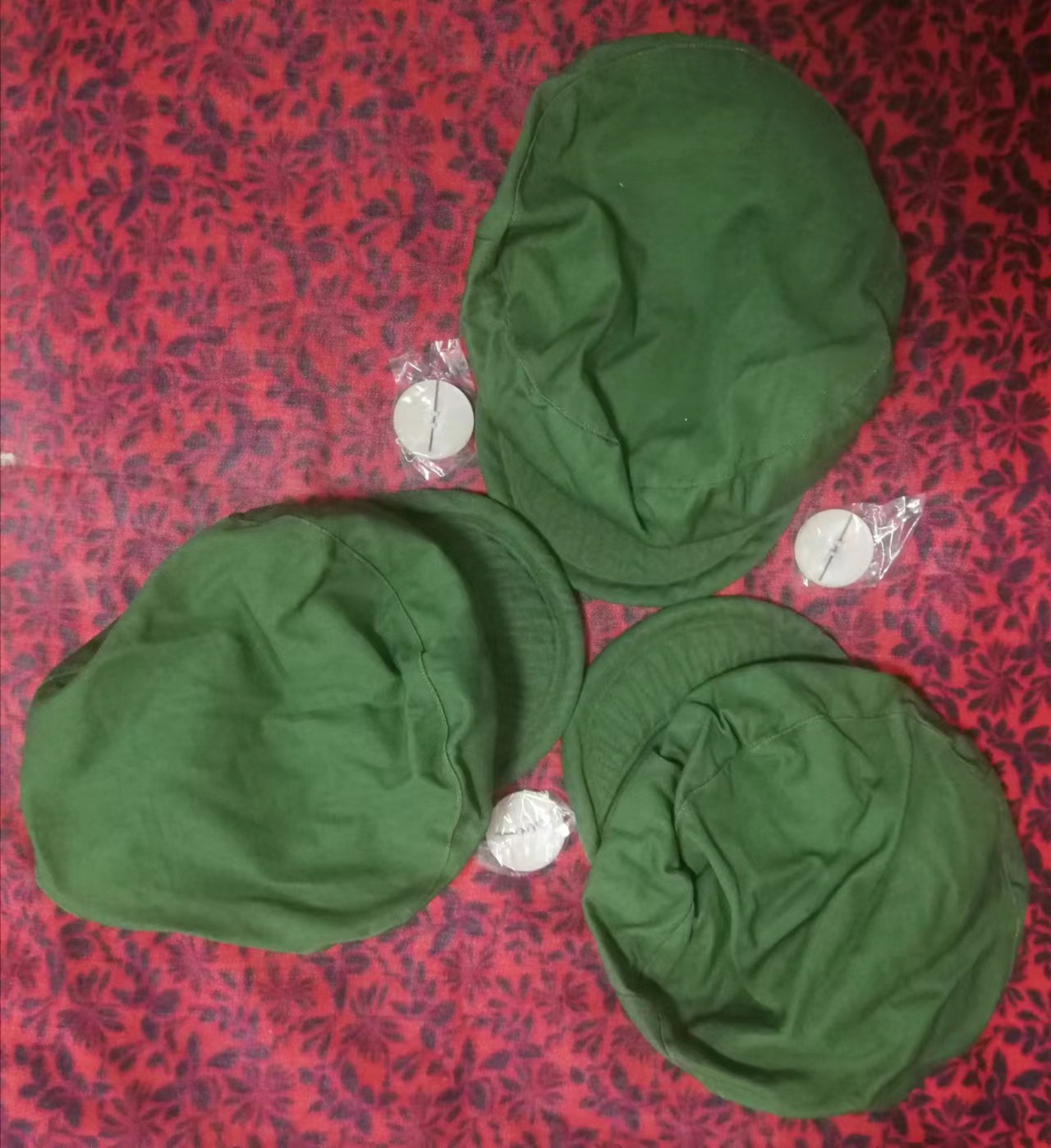 全新绿色牙线棉布帽一顶。
