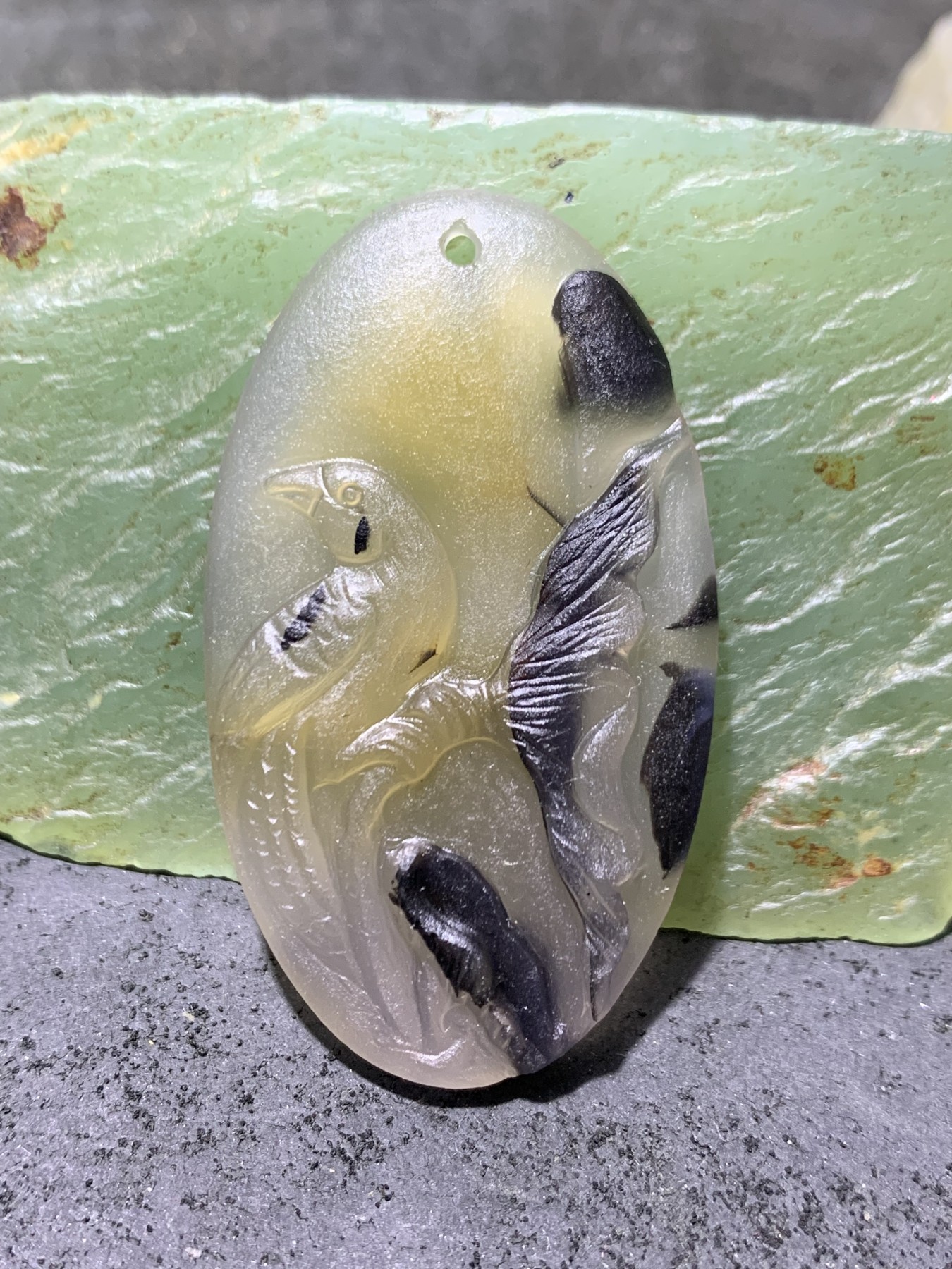精美亚光高玉化巴西玛瑙手工俏色巧雕荷塘月色吊坠一个
