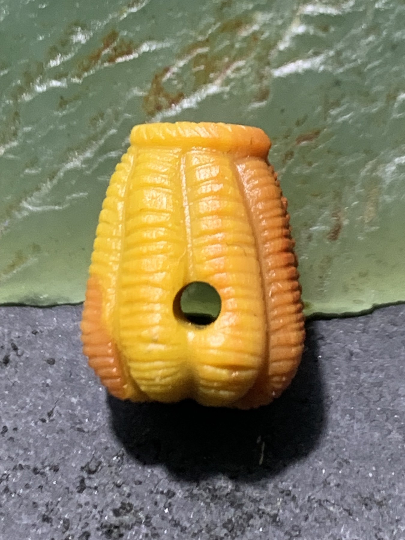 精美亚光高玉化战国红玛瑙手工俏色鱼篓小一体佛头三通一个