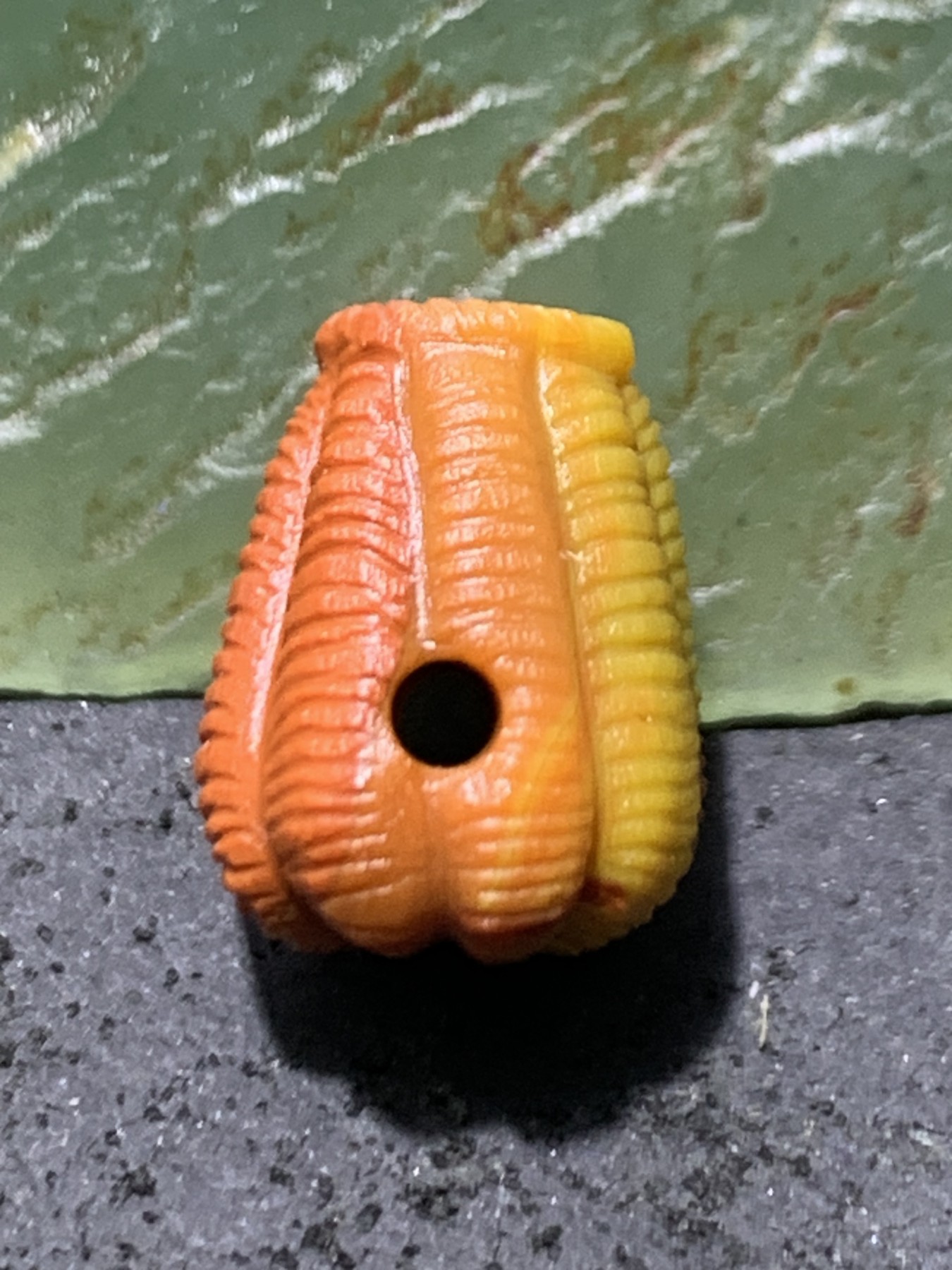 精美亚光高玉化战国红玛瑙手工俏色鱼篓小一体佛头三通一个