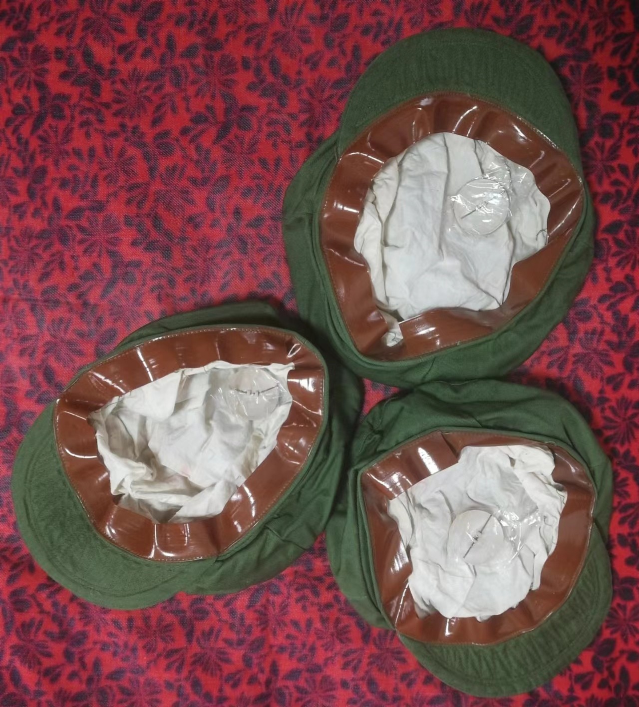 全新绿色牙线棉布帽一顶。