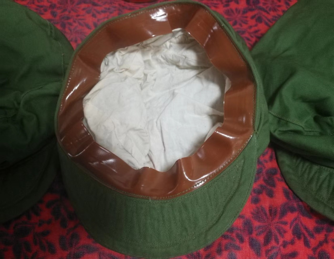 全新绿色牙线棉布帽一顶。