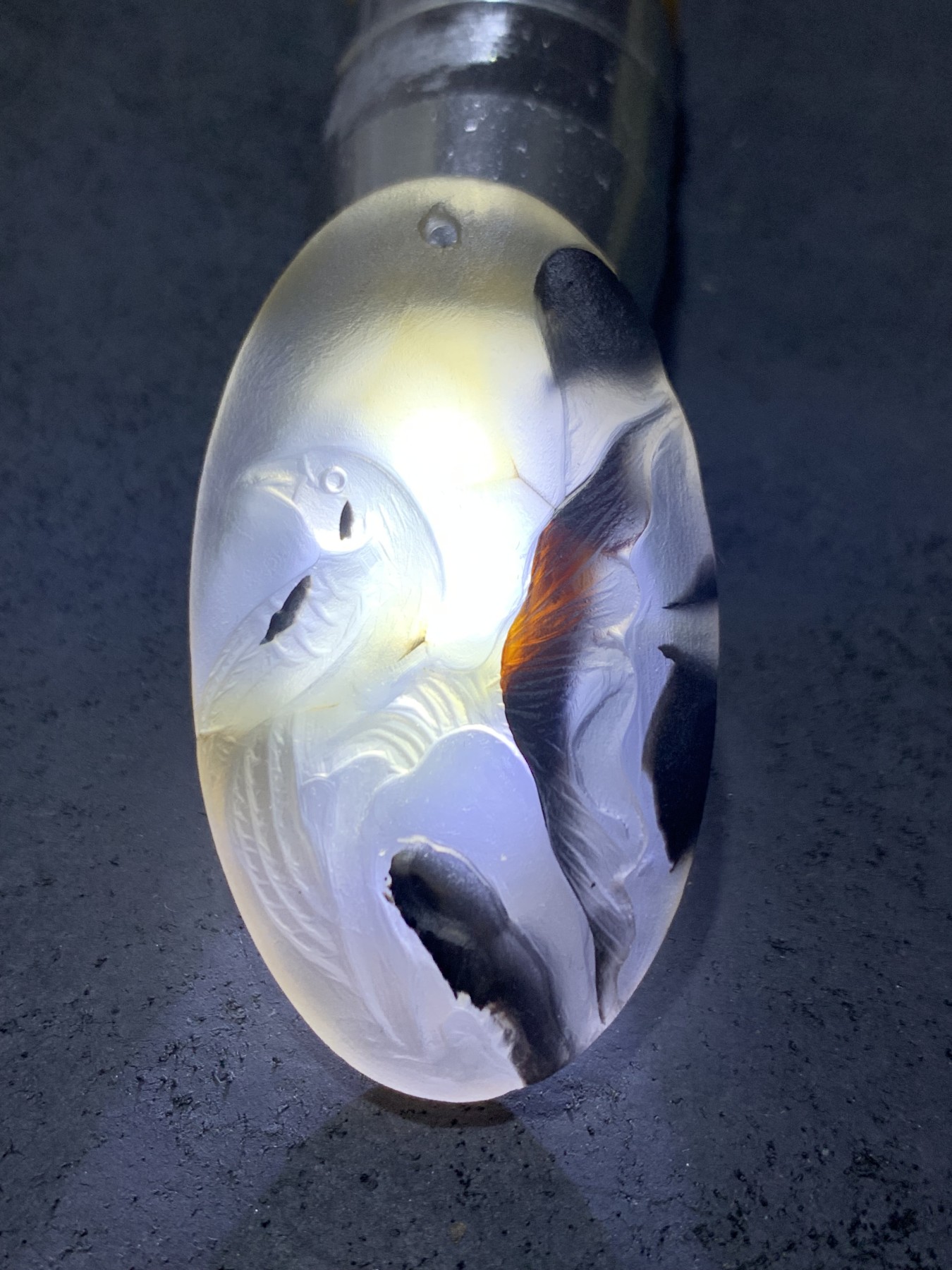 精美亚光高玉化巴西玛瑙手工俏色巧雕荷塘月色吊坠一个
