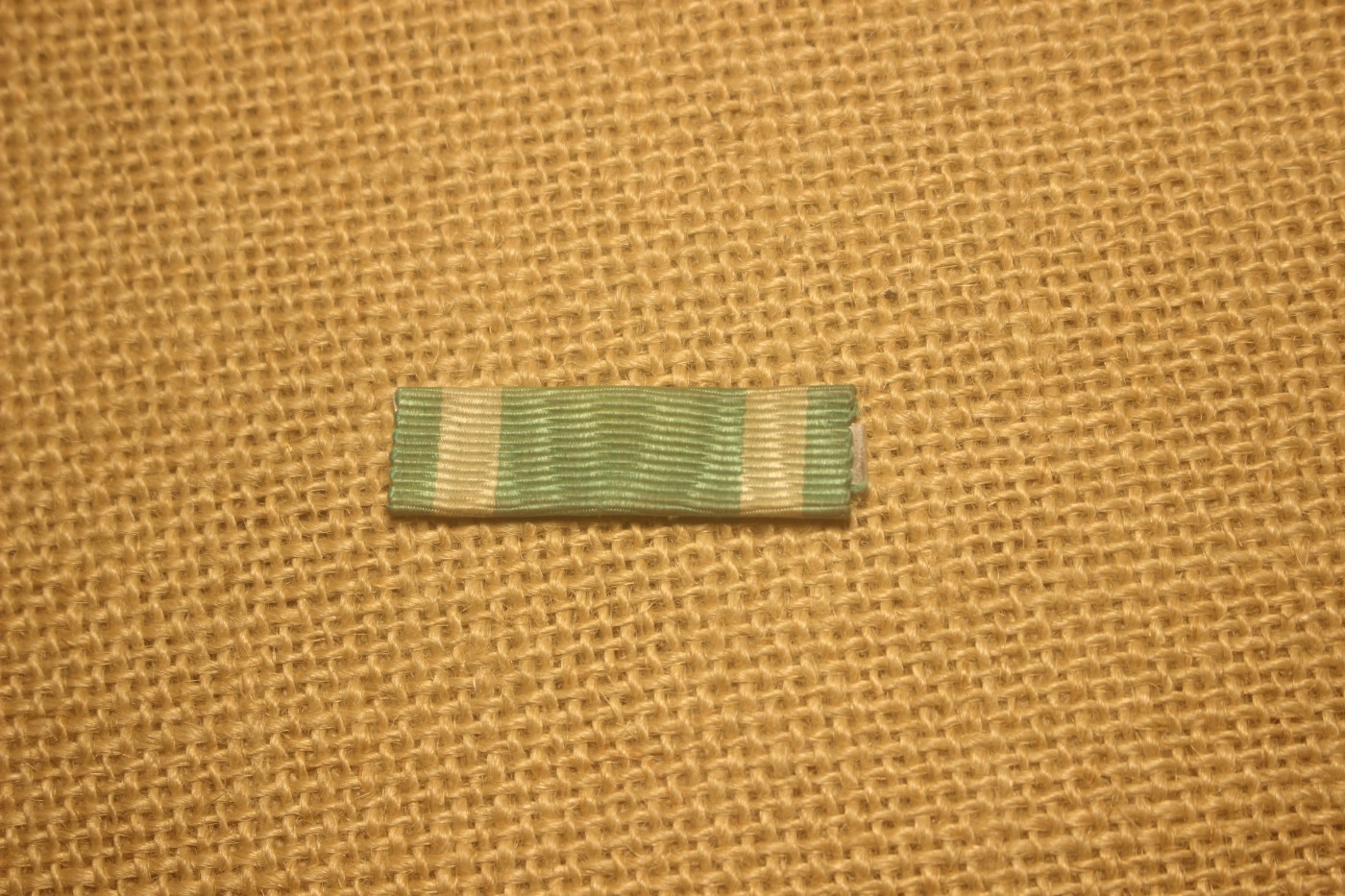老王的周日小拍拍 金鵄章略章，近库存品相