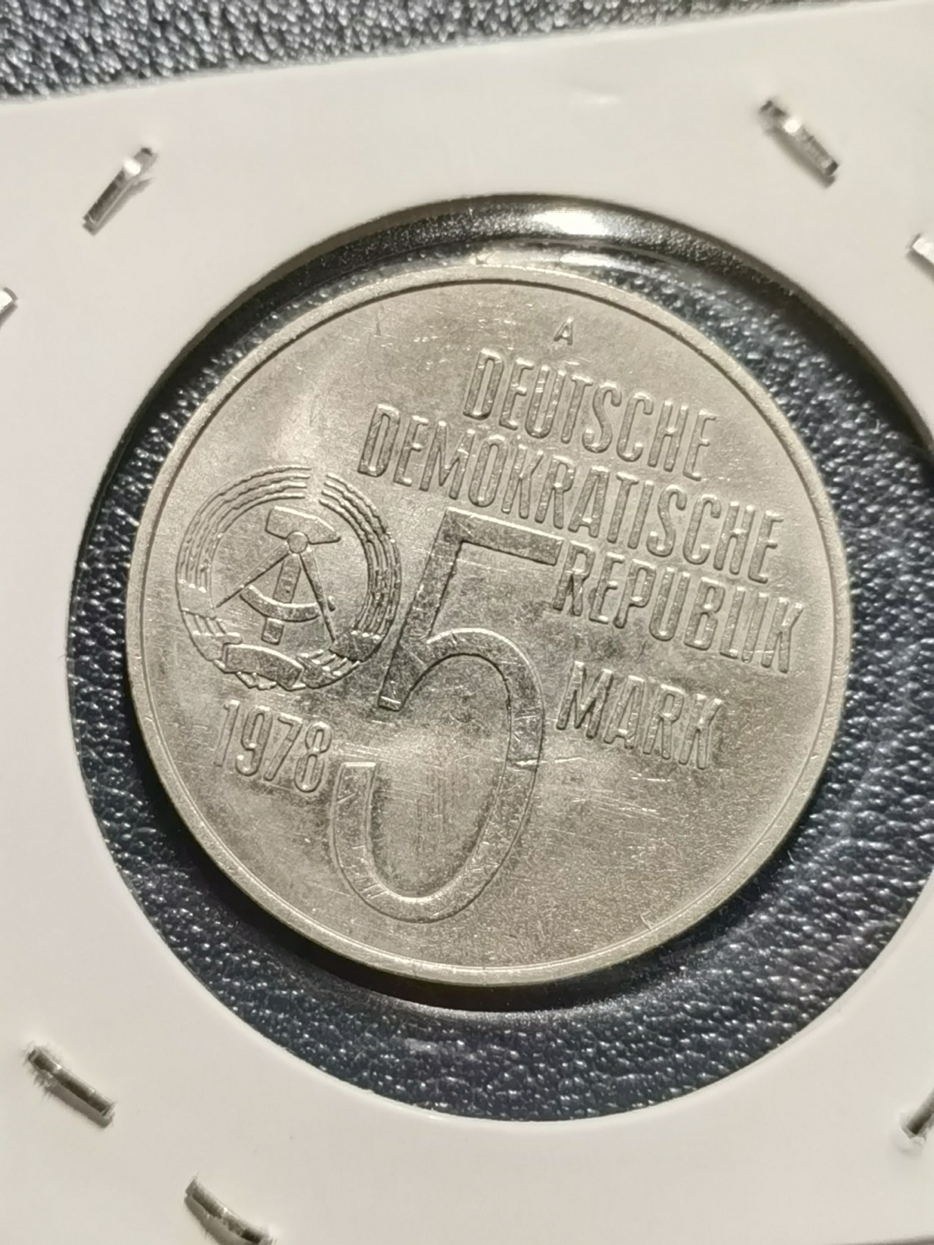 🎉🎊乐享宝藏💎💰~20231118专场  民主德国5马克纪念币~反对种族隔离