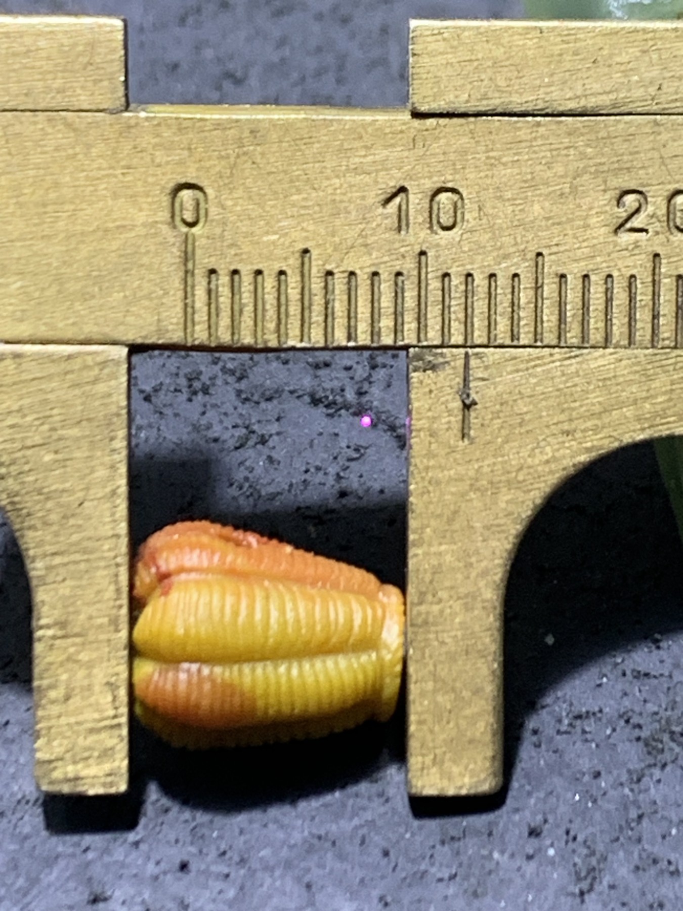 精美亚光高玉化战国红玛瑙手工俏色鱼篓小一体佛头三通一个