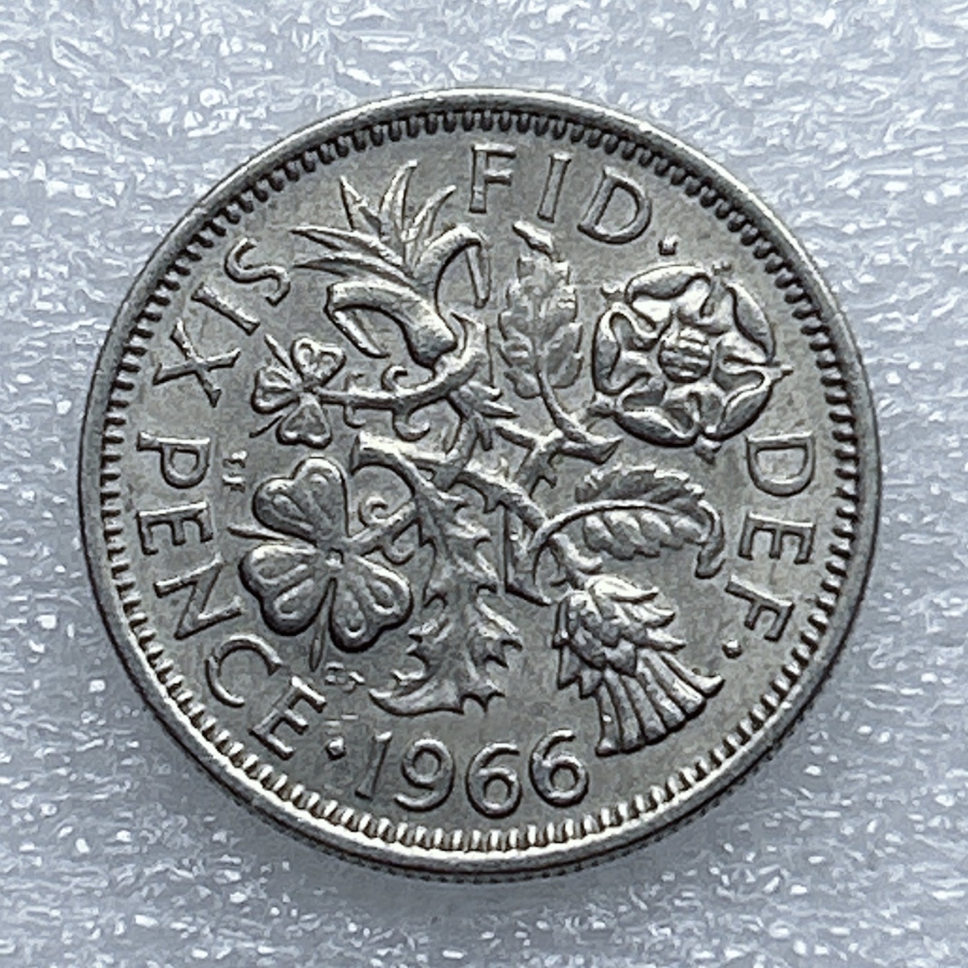 全场一元起拍 世界钱币散币专场 第37期 1966年英国6便士铜镍币幸运币 原光好品