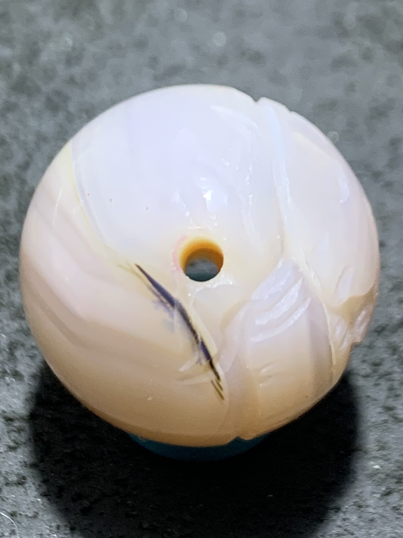 精美高玉化冰粉色亚光海洋玉髓手工俏色巧雕玉兔（兔飞猛进）三通一个