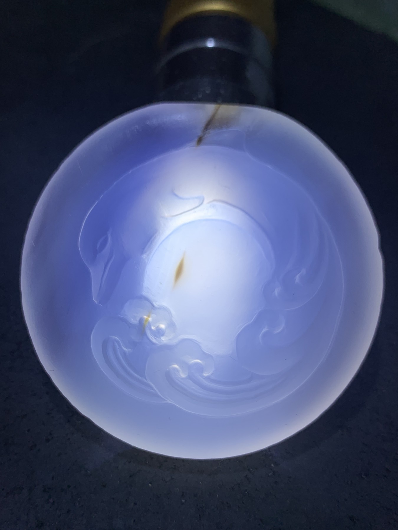 精美高玉化海洋玉髓手工俏色巧雕海豚意境牌子一个！