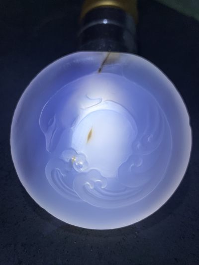 精美高玉化海洋玉髓手工俏色巧雕海豚意境牌子一个！ 精美高玉化海洋玉髓手工俏色巧雕海豚意境牌子一个！