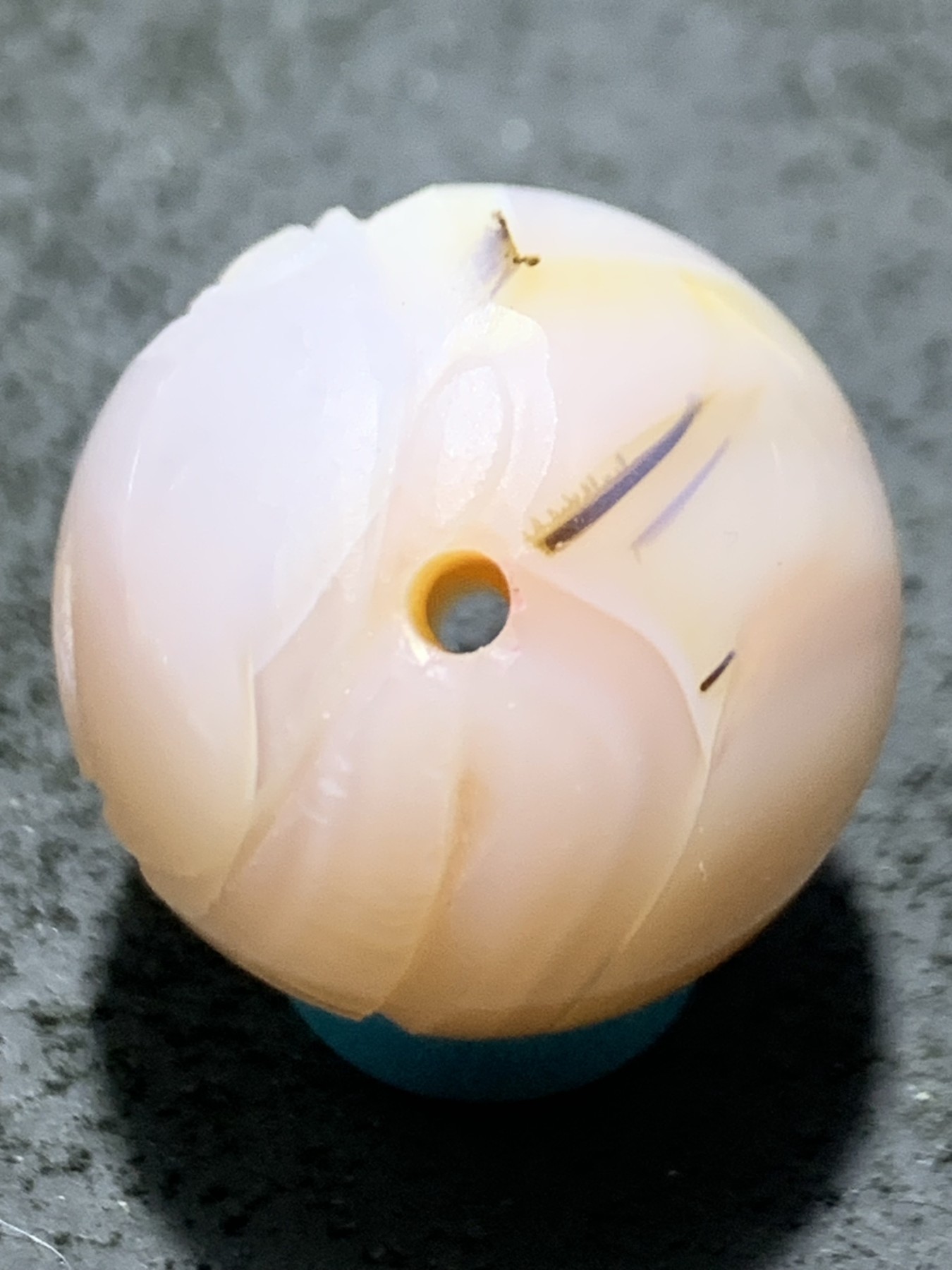 精美高玉化冰粉色亚光海洋玉髓手工俏色巧雕玉兔（兔飞猛进）三通一个