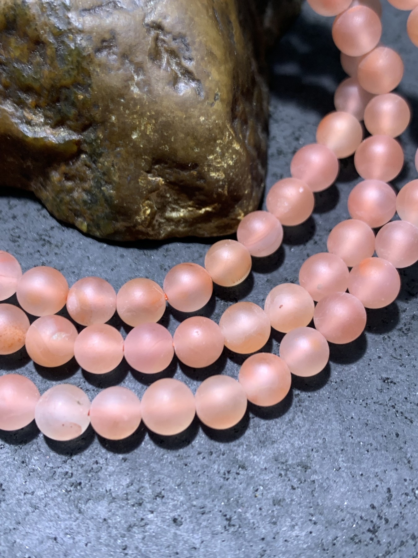 精美冰粉荔枝冻保山南红亚光多圈手串一条，
