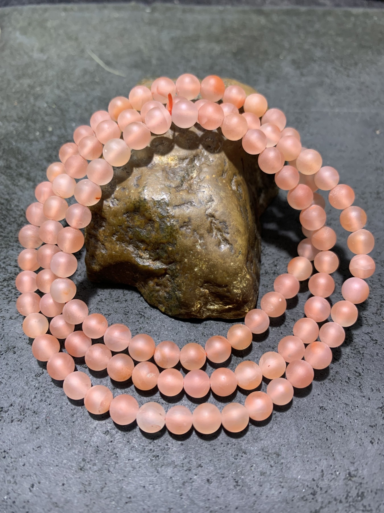 精美冰粉荔枝冻保山南红亚光多圈手串一条，