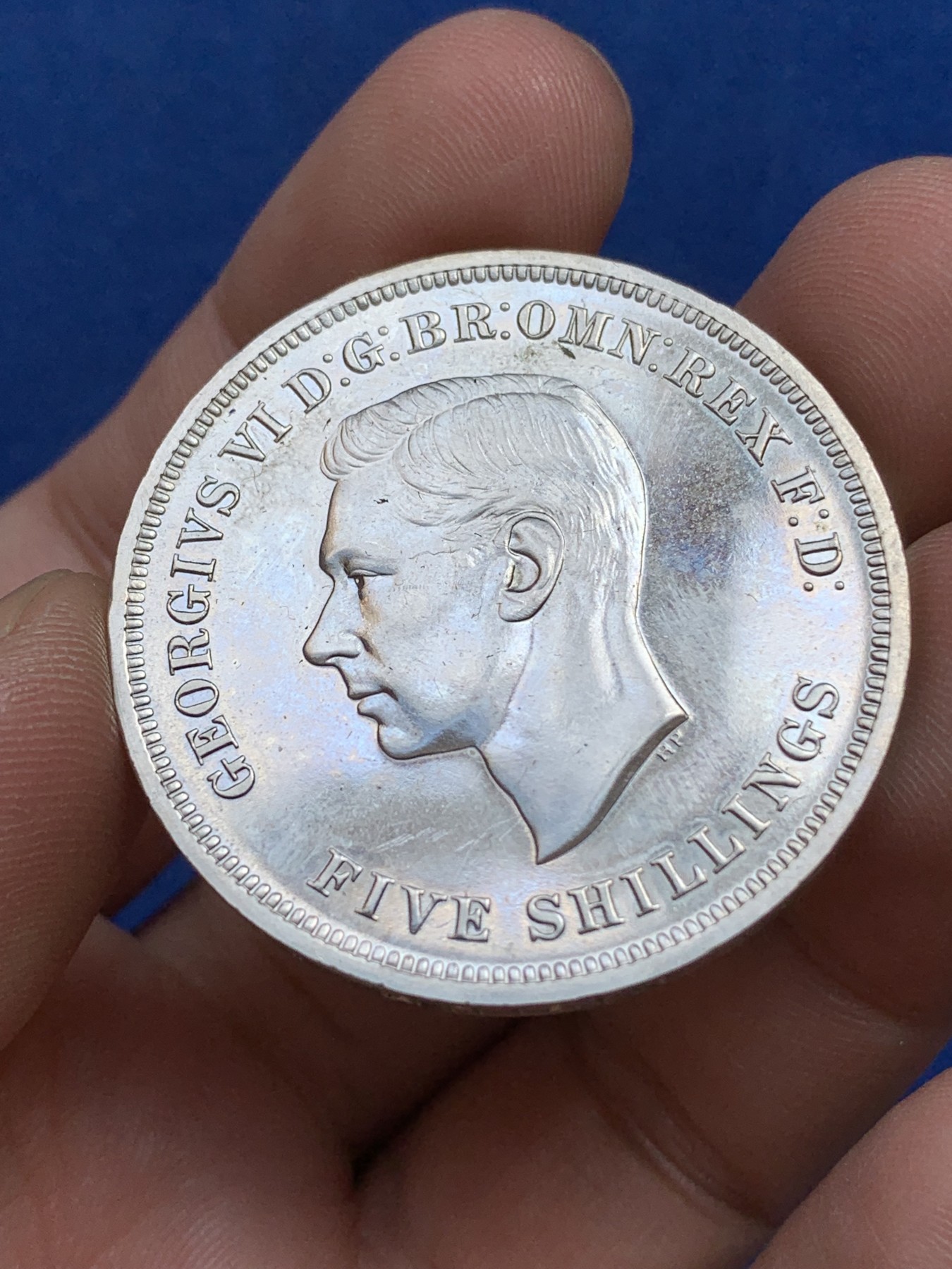 《竞宝斋》第215场-周日，周一 2场 (全场包邮) 英国1951年乔治六世 最后的克朗马剑大镍币 绿盒少见