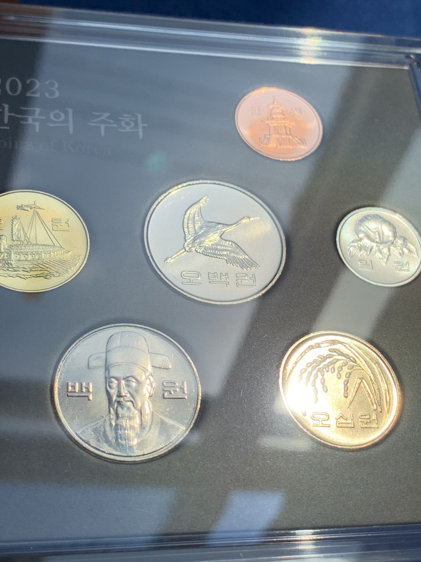 《竞宝斋》第215场-周日，周一 2场 (全场包邮) 韩国2023年新版官方原装套币，BU好品包装厚重精美！