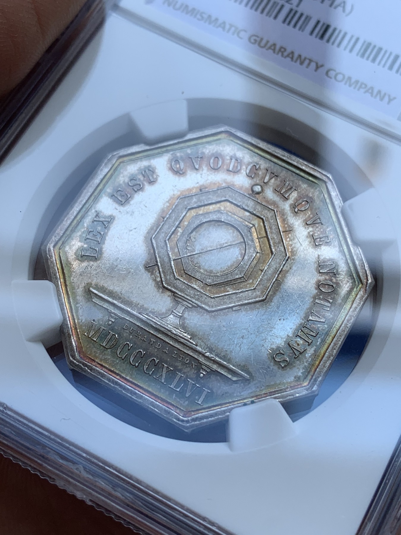 《竞宝斋》第215场-周日，周一 2场 (全场包邮) NGC MS63 法国1846艾蒂安公证处八角银质代币 五彩 高分