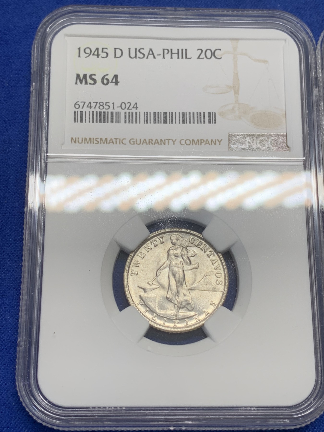 《竞宝斋》第215场-周日，周一 2场 (全场包邮) 两枚一组 NGC-MS64 美属菲律宾打铁女神20C银币，转光好品+NGC-MS62南非开拓者里贝克10C银币，光度好低评