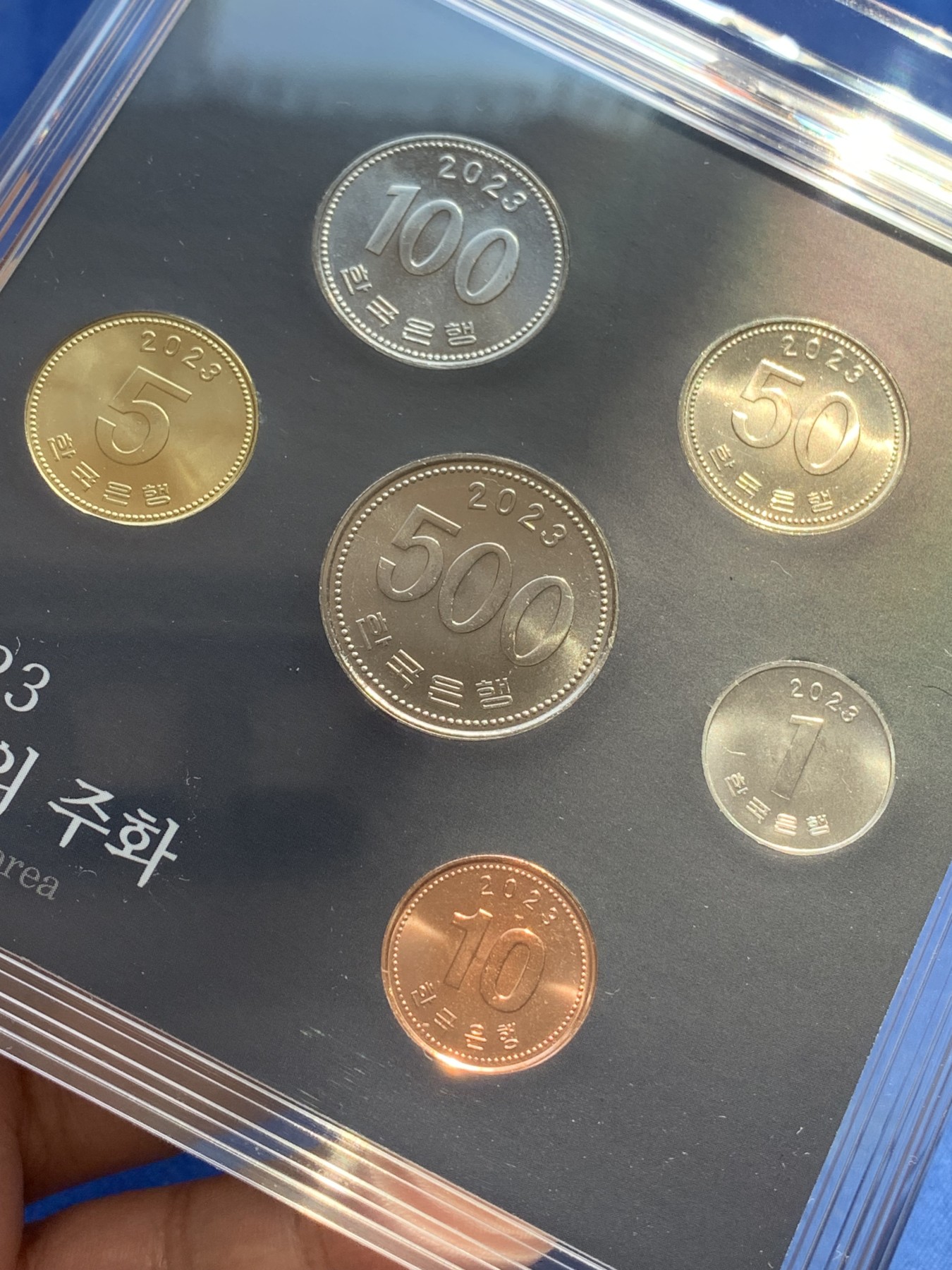 《竞宝斋》第215场-周日，周一 2场 (全场包邮) 韩国2023年新版官方原装套币，BU好品包装厚重精美！