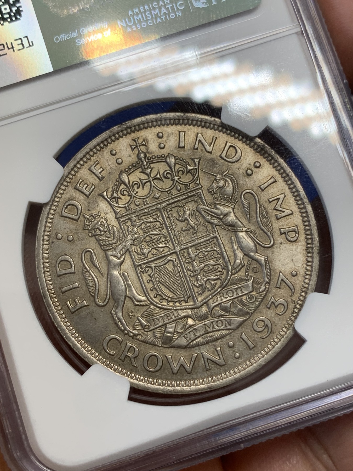 《竞宝斋》第215场-周日，周一 2场 (全场包邮) NGC- MS63 英国1937年乔治六世登基纪念克朗大银币， 光度很强