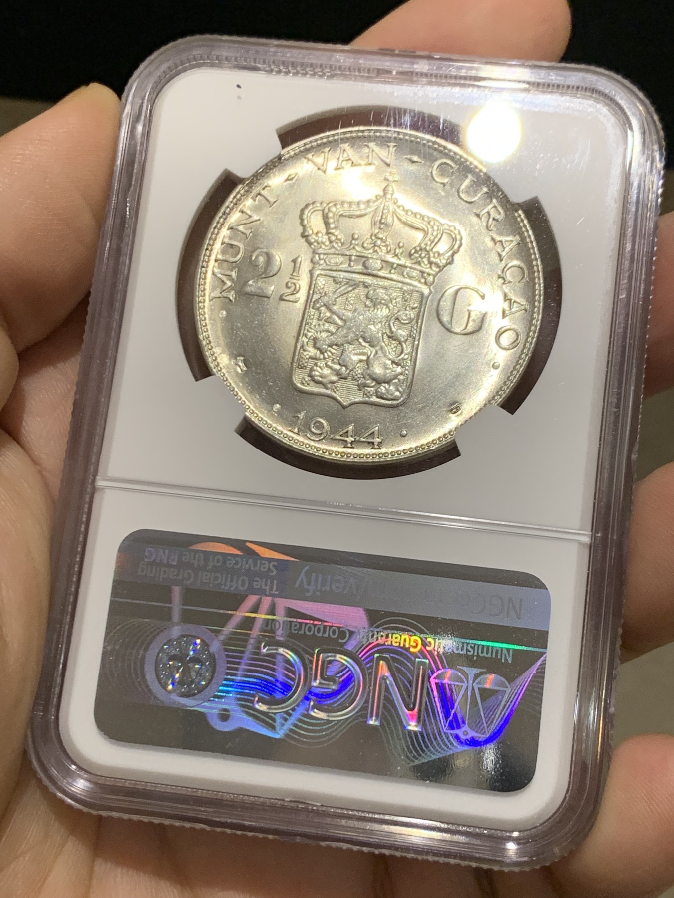 《竞宝斋》第215场-周日，周一 2场 (全场包邮) NGC-MS64 荷属库拉索 1944年2.5盾 威廉敏娜 大银币 闪闪发亮 肉眼无暇 MS-64 高分一步到位 人手必备品种