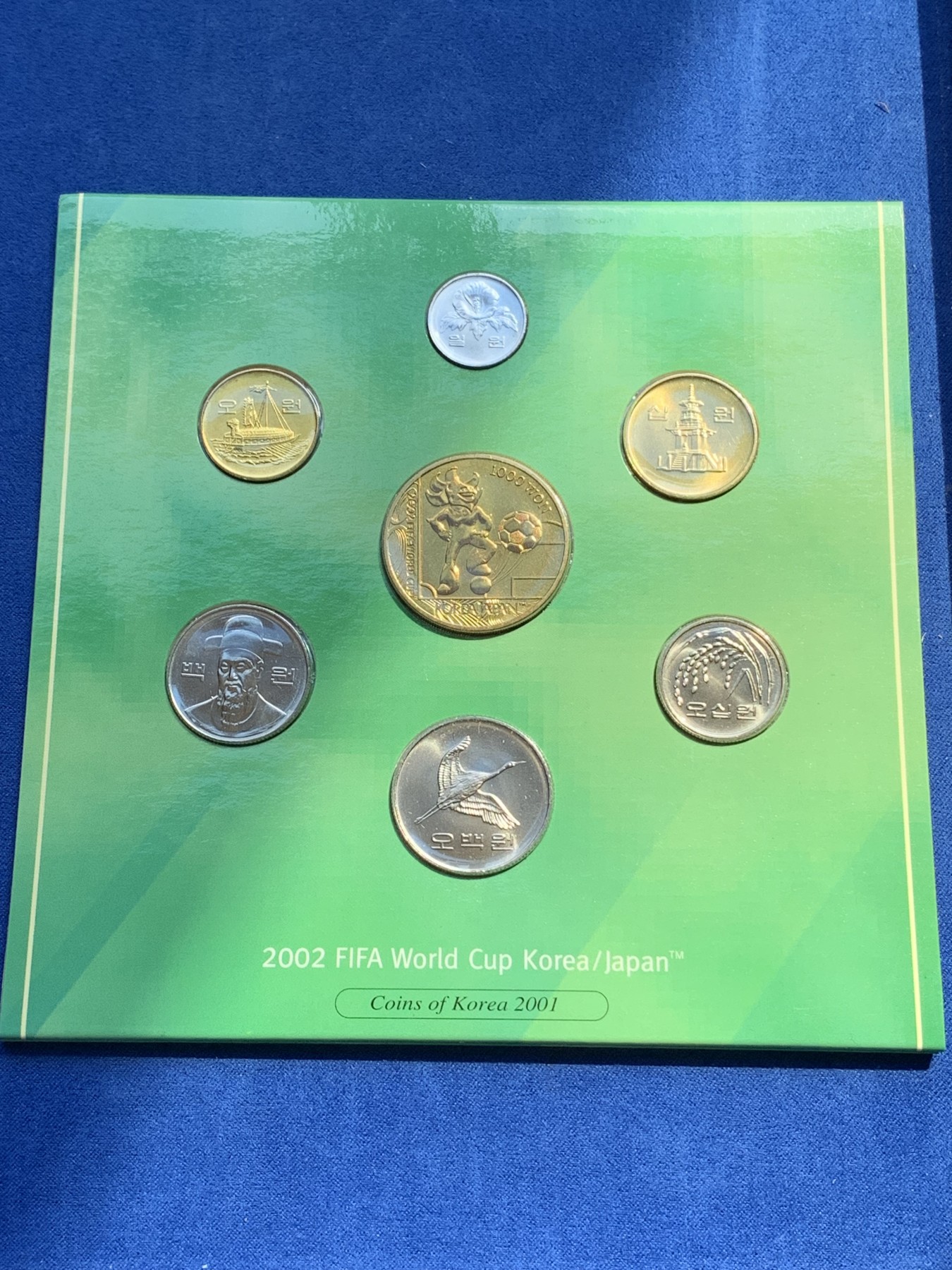 《竞宝斋》第215场-周日，周一 2场 (全场包邮) 韩国2002年官方套币，韩日世界杯主题，UNC-BU品质