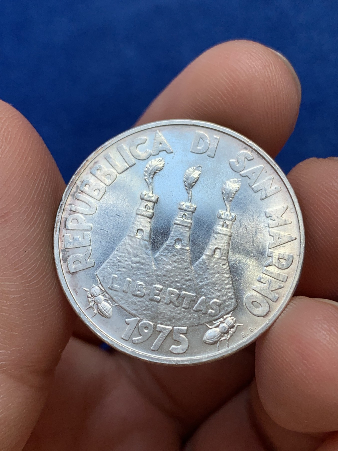 《竞宝斋》第215场-周日，周一 2场 (全场包邮) 圣马力诺 1975 500里拉 海鸥银币 出厂状态
