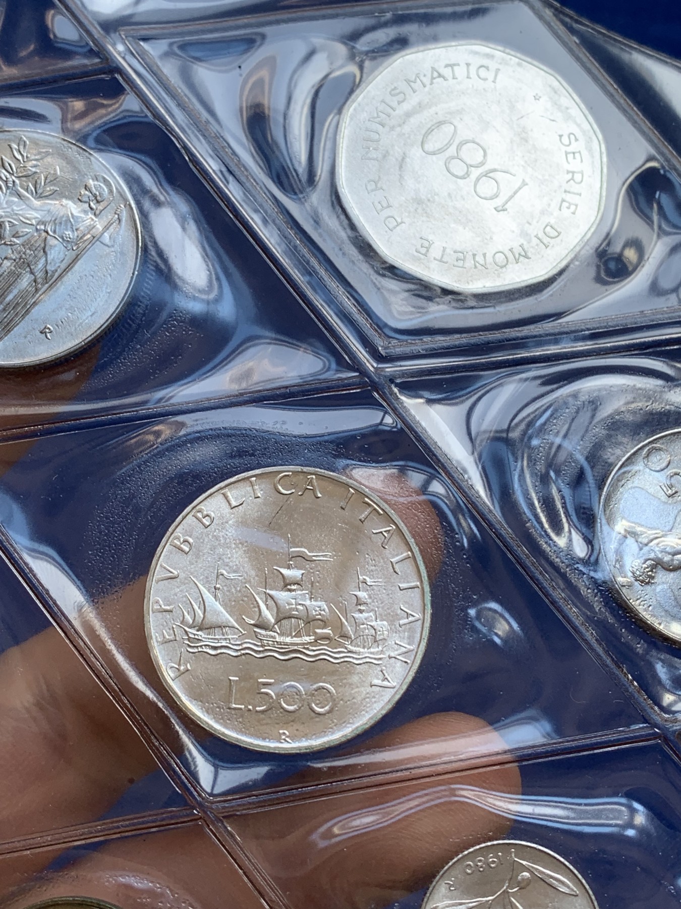 《竞宝斋》第215场-周日，周一 2场 (全场包邮) 意大利1980年套币 含人妻500里拉银币一枚