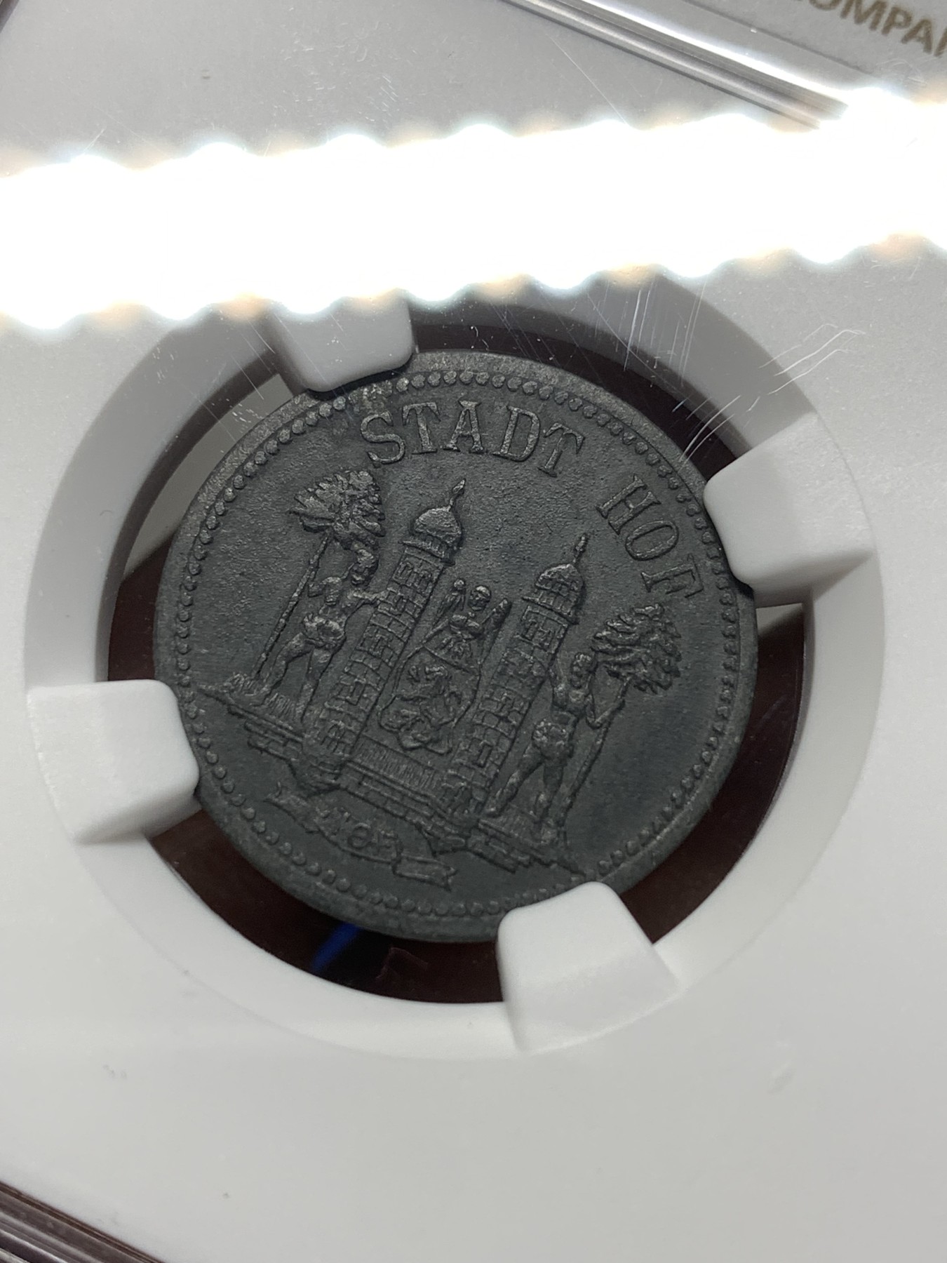 《竞宝斋》第215场-周日，周一 2场 (全场包邮) NGC AUD 1918年德紧 50P Zinc Hof代币