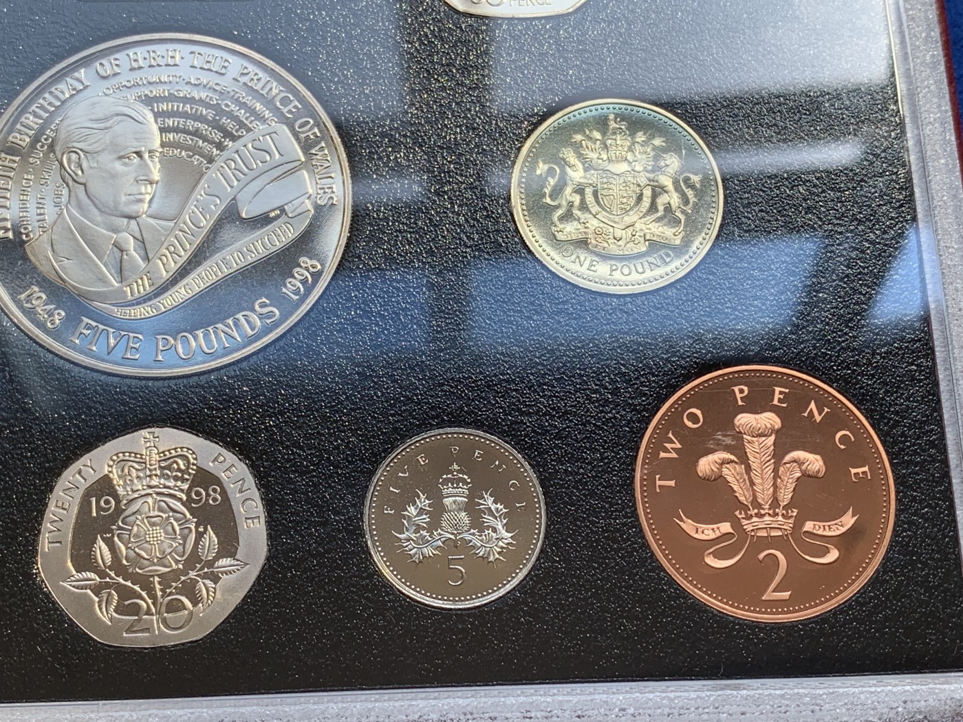 《竞宝斋》第215场-周日，周一 2场 (全场包邮) 英国1998年精致套币 到5镑高值克朗带证书proof set