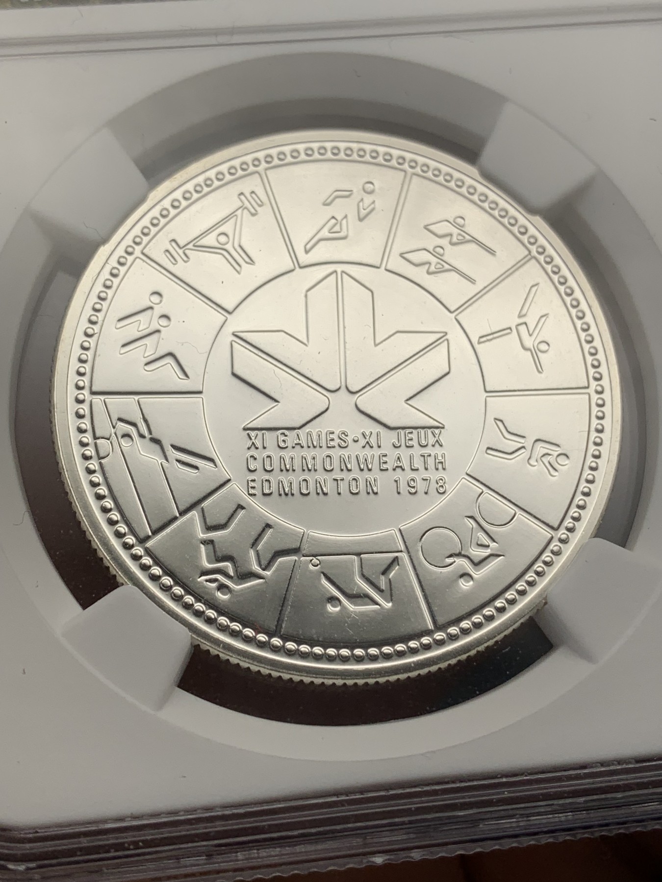 《竞宝斋》第215场-周日，周一 2场 (全场包邮) NGC SP69 加拿大1978年英联邦运动会1元银币