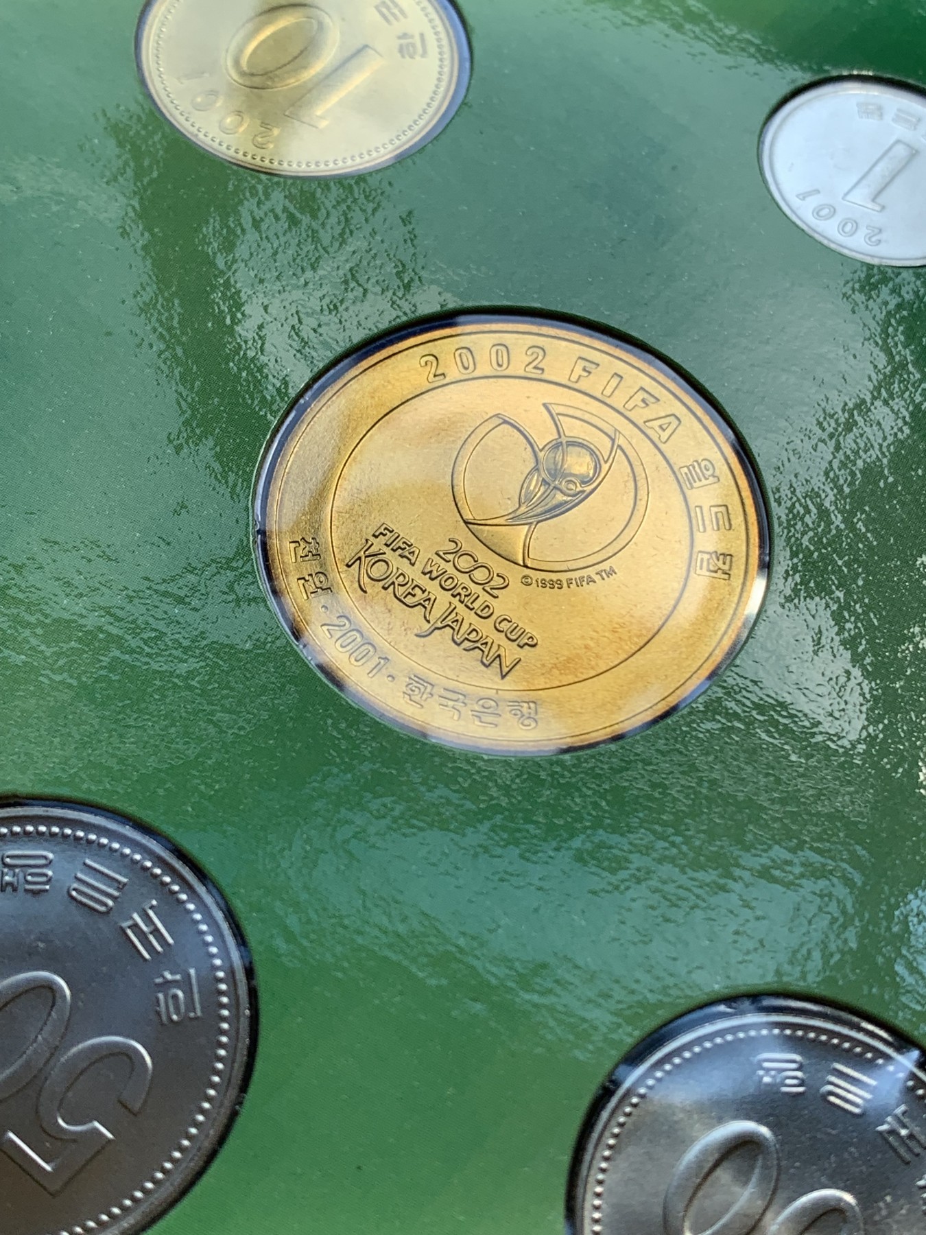 《竞宝斋》第215场-周日，周一 2场 (全场包邮) 韩国2002年官方套币，韩日世界杯主题，UNC-BU品质