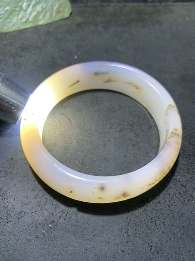 精美高玉化草花纹海洋玉髓手工雕刻一心向佛手镯一个！ 精美高玉化草花纹海洋玉髓手工雕刻一心向佛手镯一个！