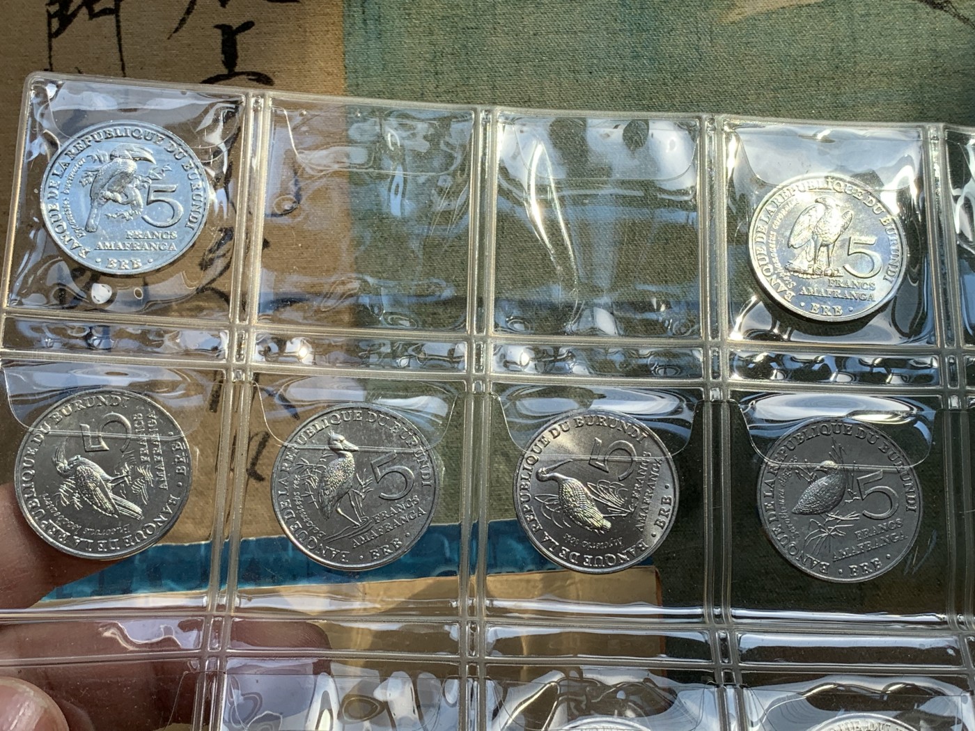 《竞宝斋》第215场-周日，周一 2场 (全场包邮) 5样一组 金斑喙凤蝶+中华鲟+三孔+明清故宫+布隆迪铝质鸟类纪念币两套（6枚一套）