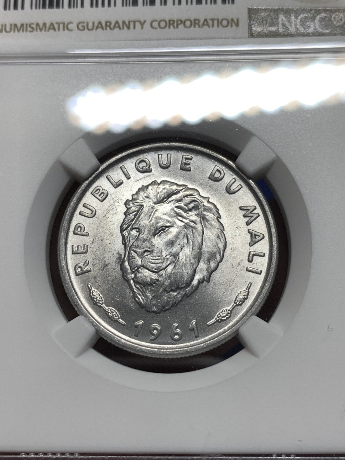《竞宝斋》第215场-周日，周一 2场 (全场包邮) NGC MS63 马里1961年25法郎狮子头，好品