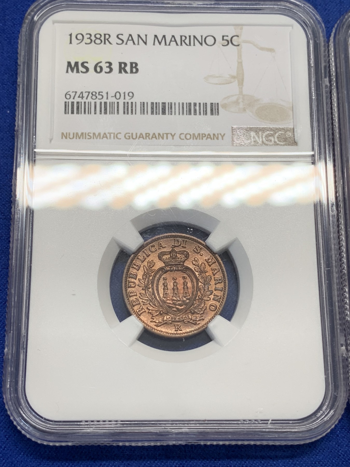 《竞宝斋》第215场-周日，周一 2场 (全场包邮) 两枚一组 NGC-MS63 圣马力诺1938年5分铜币，铜光好品+NGC-MS63 加拿大1944乔六5分，转光好品低评，含铁易锈不容易出分