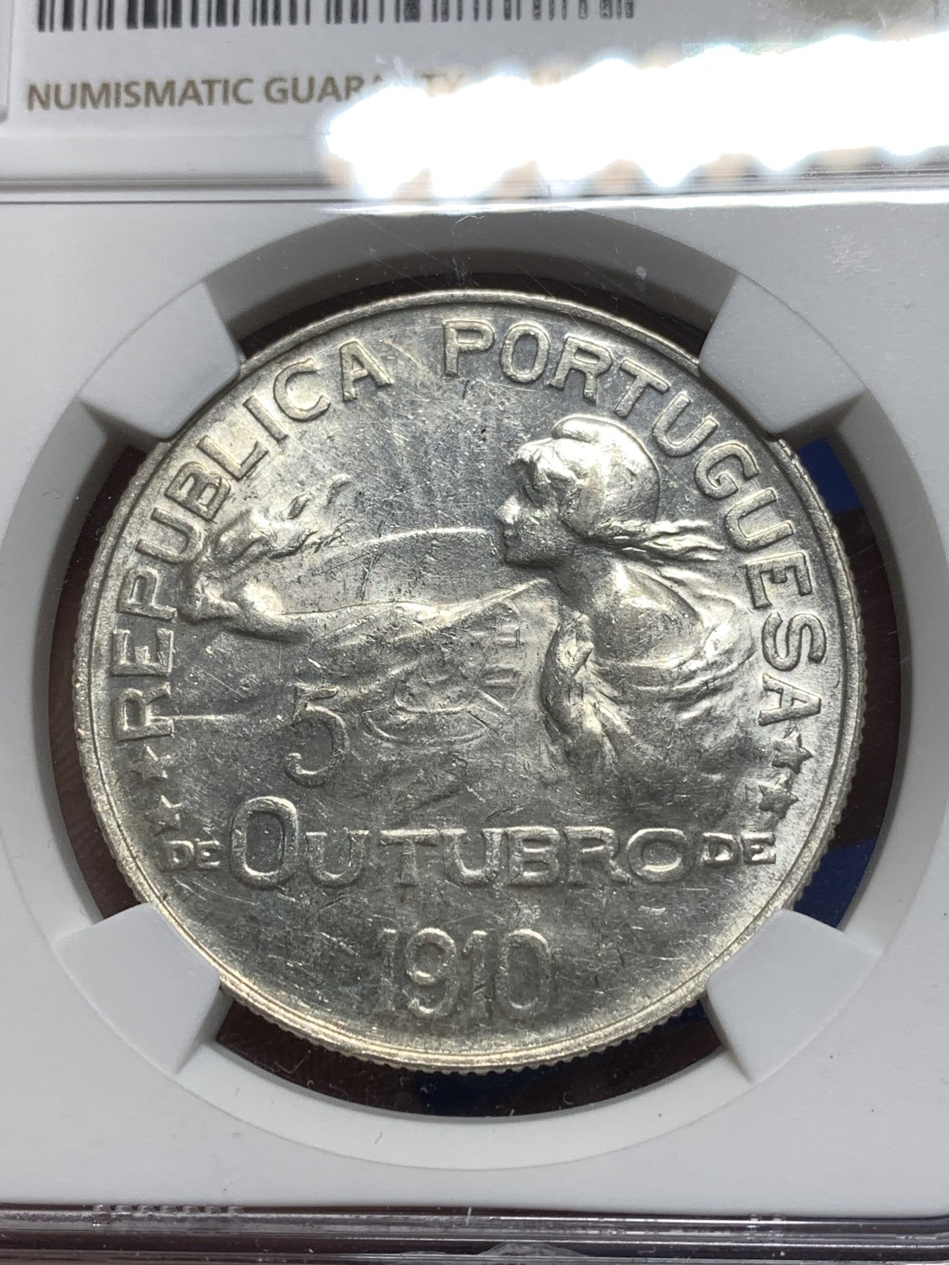 《竞宝斋》第215场-周日，周一 2场 (全场包邮) NGC-AU58 葡萄牙 1910年 半岛战争女神 1埃斯库多大银币