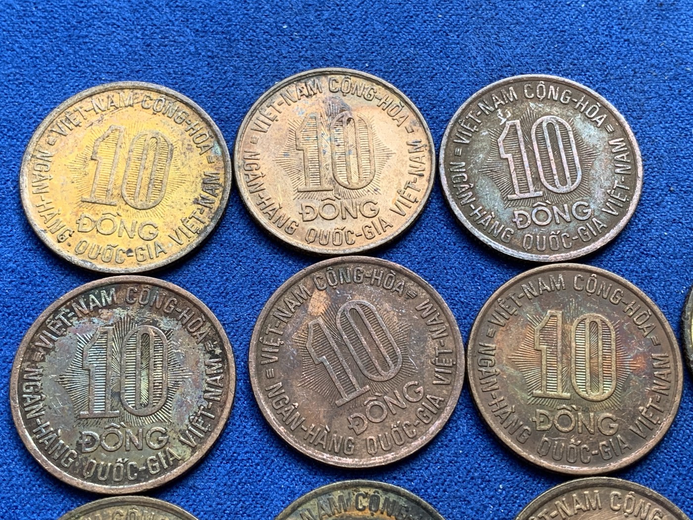 《竞宝斋》第215场-周日，周一 2场 (全场包邮) 10枚一组 南越1974年10盾 FAO 钢镀黄铜纪念币